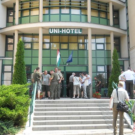 Uni-Hotel Diakotthon Miskolc Bagian luar foto