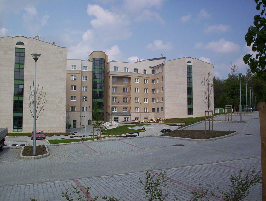 Uni-Hotel Diakotthon Miskolc Bagian luar foto